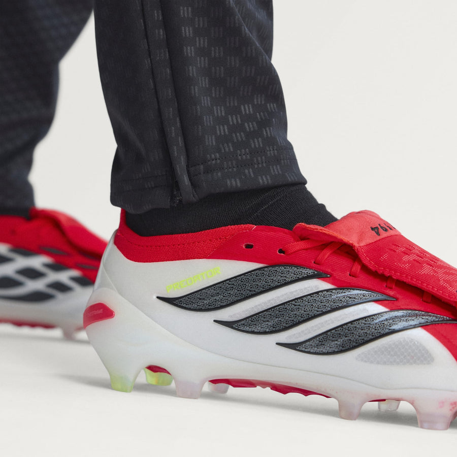 Predator Elite Fold-Over Tongue Firm Ground Cleats