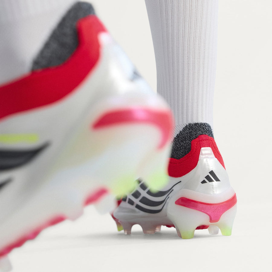 PREDATOR ELITE Laceless Firm Ground Soccer Cleats