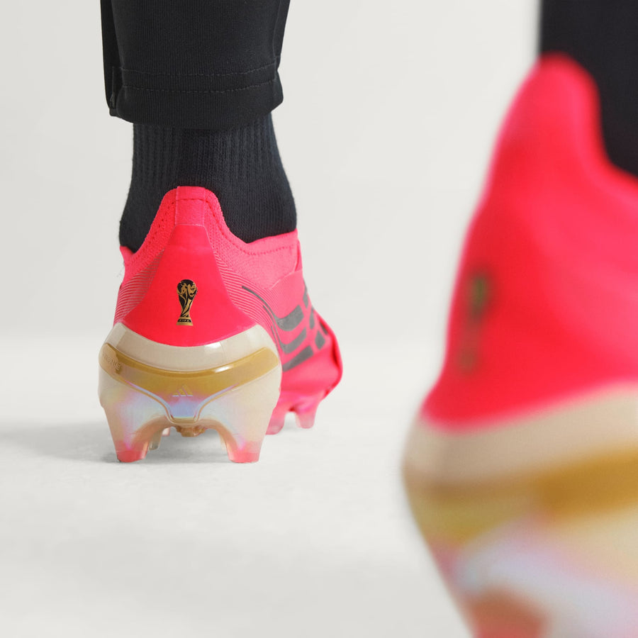 Predator Elite Fold-Over Tongue Firm Ground Cleats