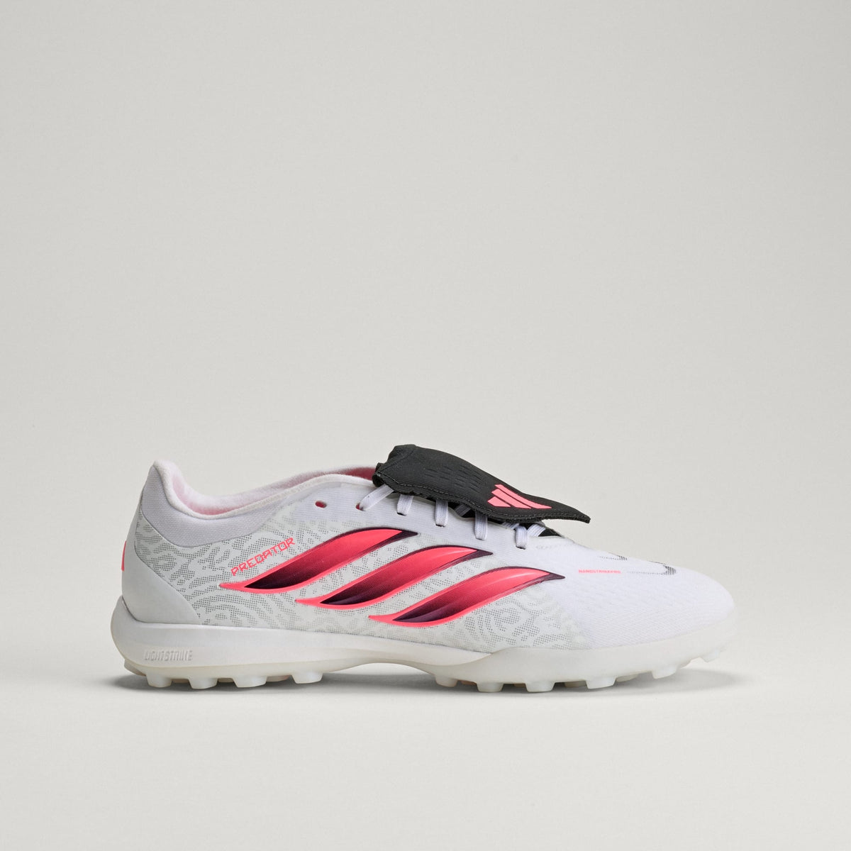PREDATOR PRO Fold-Over Tongue Turf Soccer Cleats