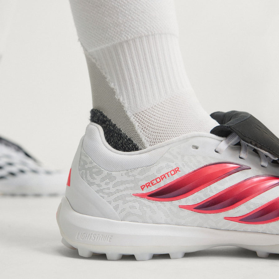 PREDATOR PRO Fold-Over Tongue Turf Soccer Cleats